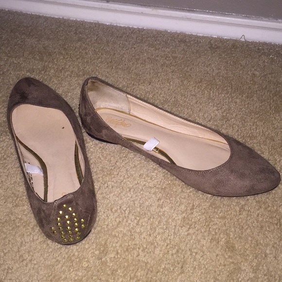 Taupe studded flats - Picture 3 of 3